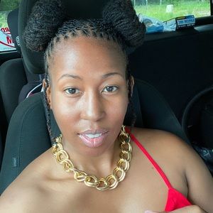 Meet your Posher, Riva